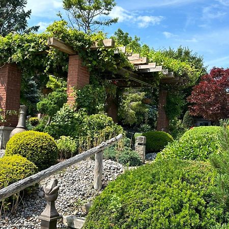 Bed and Breakfast The Wind In The Willows - Luxury Lakefront Oasis Кобург Экстерьер фото